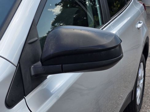 Used 2013 Toyota RAV4 LE FWD image 33