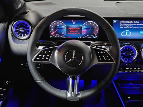 New 2026 Mercedes-Benz GLB 250 4MATIC image 22