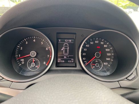 Used 2011 Volkswagen Golf 2-Door FWD image 14