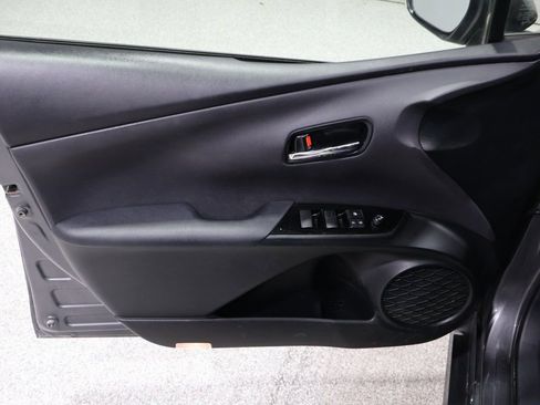 Used 2022 Toyota Prius XLE image 10