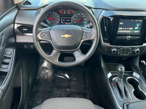 Used 2018 Chevrolet Traverse LS image 14
