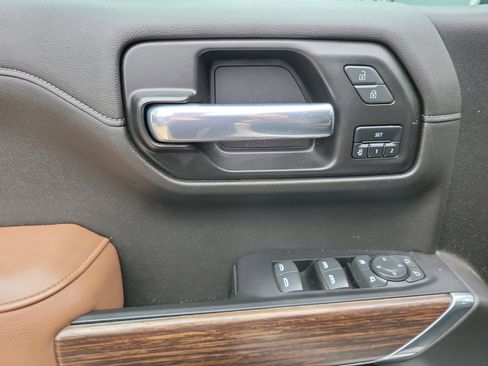 Used 2022 Chevrolet Silverado 1500 High Country image 17