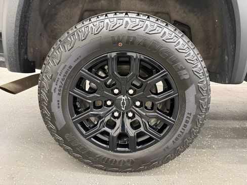 Used 2023 Chevrolet Colorado Trail Boss w/ Advanced Trailering Package AWD/4WD image 20