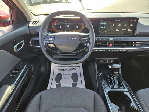Used 2025 Kia K4 LXS image 12