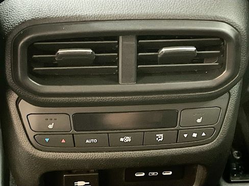 Used 2025 Honda Pilot Elite image 27