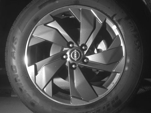 Used 2025 Nissan Rogue SV FWD image 13