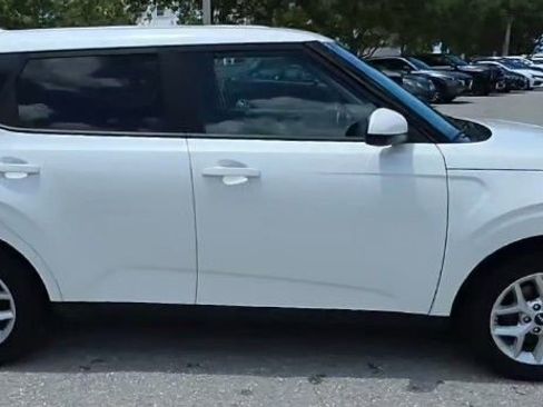 Used 2024 Kia Soul LX w/ Option Group 015 FWD image 6