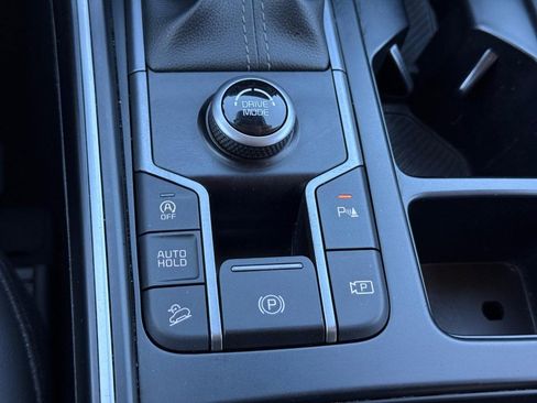 Used 2024 Kia Sorento S image 22