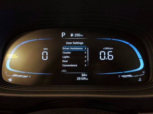Used 2025 Hyundai Venue SEL FWD image 17
