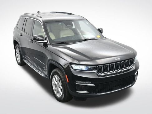 Used 2023 Jeep Grand Cherokee Limited image 24