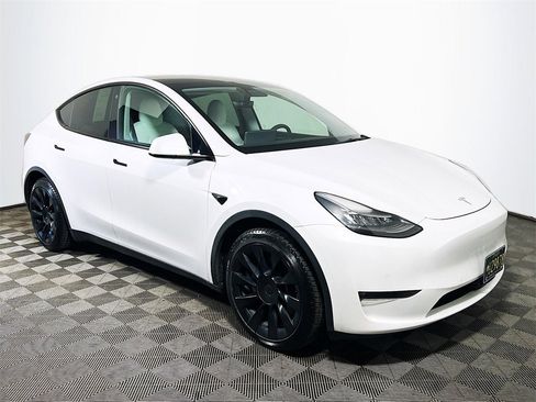 Used 2021 Tesla Model Y Long Range image 1