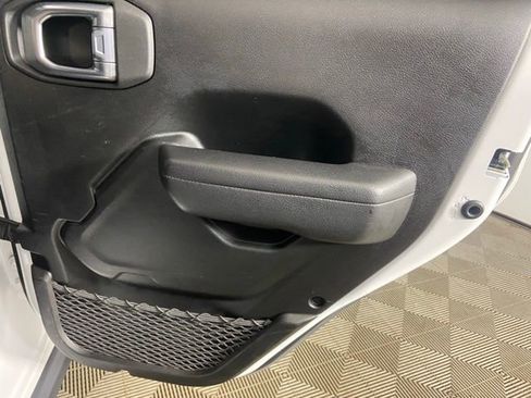 Used 2022 Jeep Wrangler Unlimited Rubicon image 13