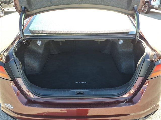 Used 2025 Nissan Altima 2.5 SV FWD image 9