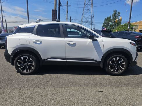 Used 2026 Nissan Kicks SV w/ SV Premium Package AWD/4WD image 4