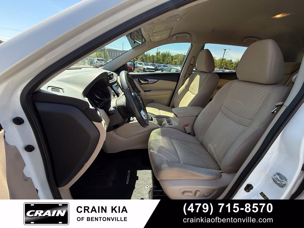 Used 2017 Nissan Rogue SV w/ SV Premium Package FWD image 21