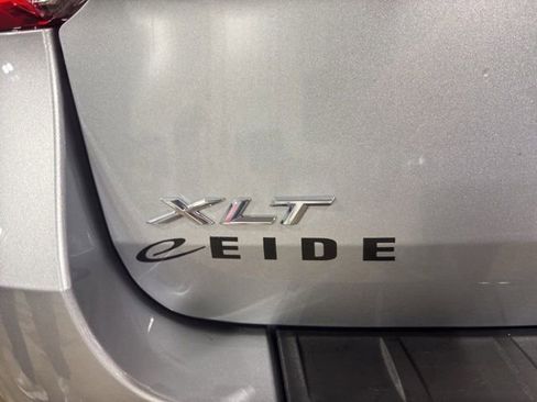 Used 2023 Ford Explorer XLT w/ Equipment Group 202A AWD/4WD image 31