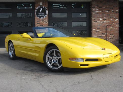 Used 2001 Chevrolet Corvette Convertible w/ Preferred Equipment Group2 image 1