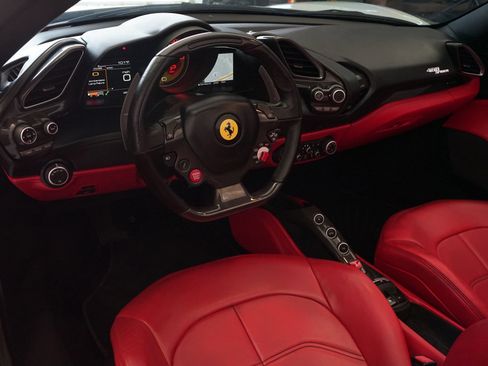 Used 2019 Ferrari 488 Spider RWD image 9