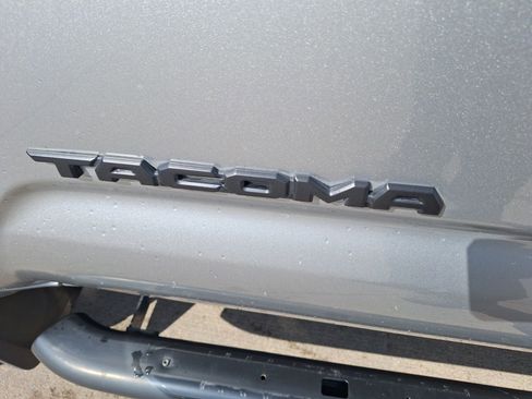 Used 2022 Toyota Tacoma SR5 image 15