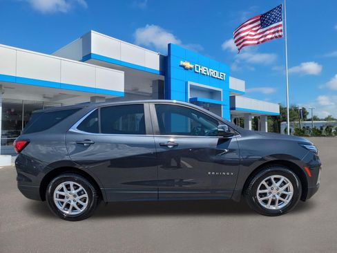 Used 2022 Chevrolet Equinox LT FWD image 2