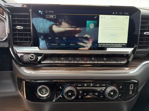 Used 2022 Chevrolet Silverado 1500 LT Trail Boss image 32