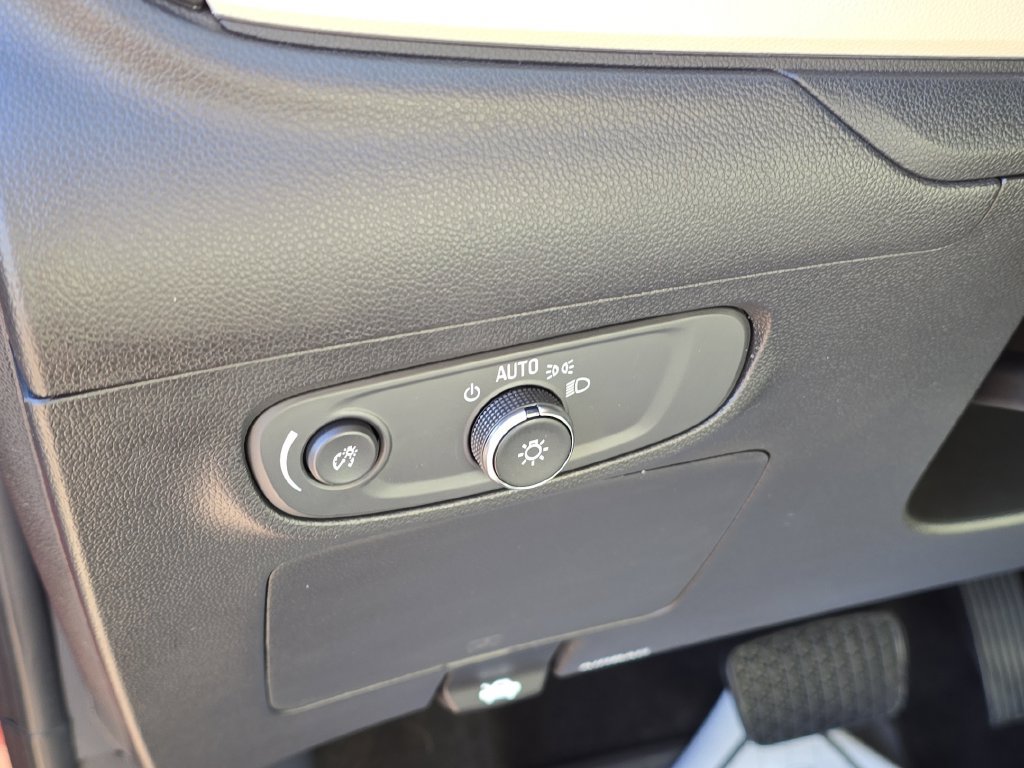 Used 2024 Buick Encore GX Preferred w/ Comfort Package FWD image 13