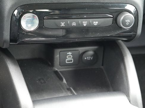 Certified 2025 Ford Escape Platinum AWD/4WD image 21