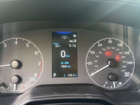 Used 2024 Toyota Corolla LE w/ LE Convenience Package FWD image 21