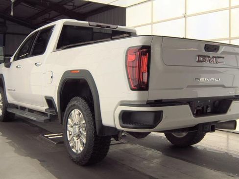 Used 2020 GMC Sierra 2500 Denali w/ Denali Ultimate Package AWD/4WD image 8