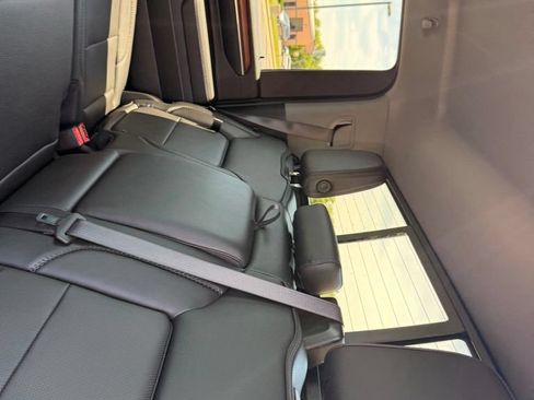 Used 2025 GMC Sierra 2500 Denali w/ Technology Package AWD/4WD image 27