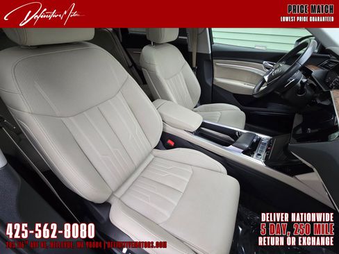 Used 2019 Audi e-tron Prestige w/ Prestige Package image 23