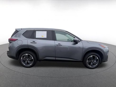 Used 2025 Nissan Rogue SV FWD image 16