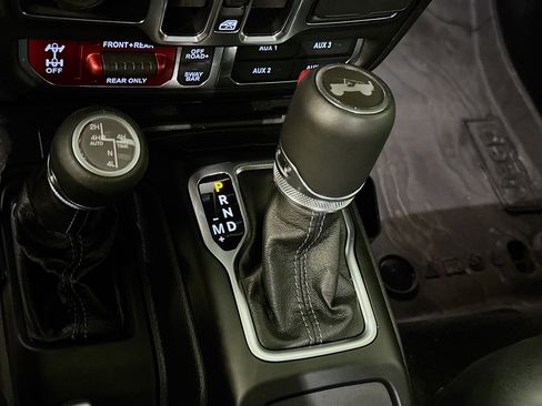 Used 2025 Jeep Wrangler Unlimited Rubicon 4xe image 25