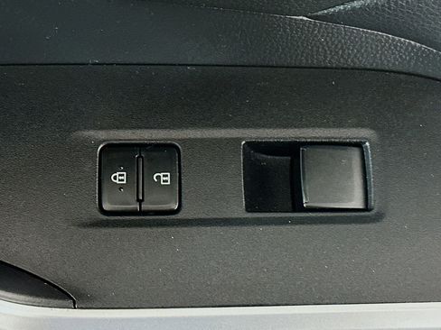 Used 2021 Toyota RAV4 XLE image 29