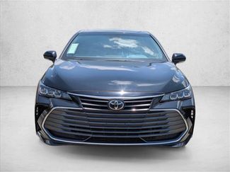 Used 2022 Toyota Avalon XLE w/ Moonroof Package FWD video 2