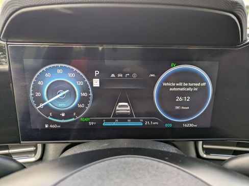 Certified 2025 Hyundai Elantra Limited image 19