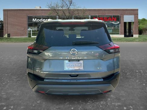 Used 2021 Nissan Rogue SV w/ Premium Package FWD image 3