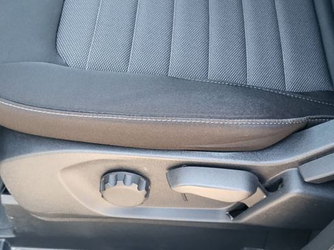 Used 2024 Ford Edge SE w/ Black Appearance Package AWD/4WD image 12
