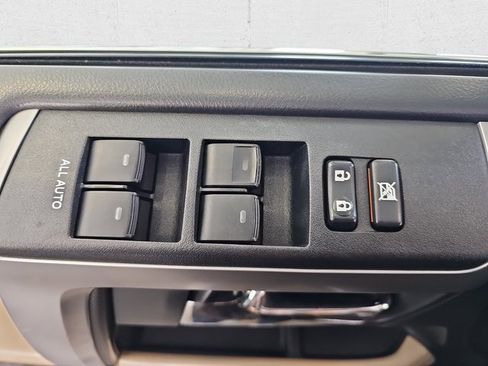 Used 2016 Toyota 4Runner Limited image 29