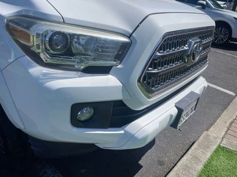 Used 2017 Toyota Tacoma TRD Sport w/ Tow Package RWD image 26