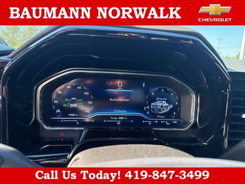 Used 2025 Chevrolet Silverado 2500 ZR2 w/ Technology Package AWD/4WD image 10