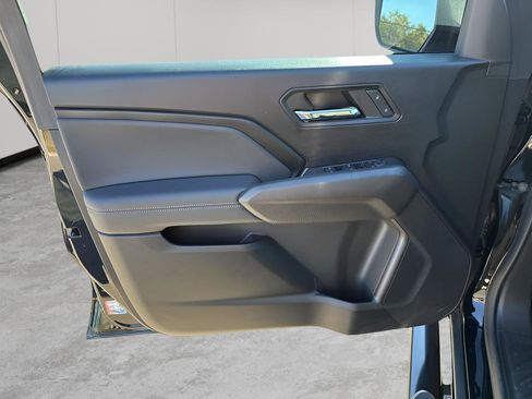 Used 2024 Chevrolet Colorado LT image 24