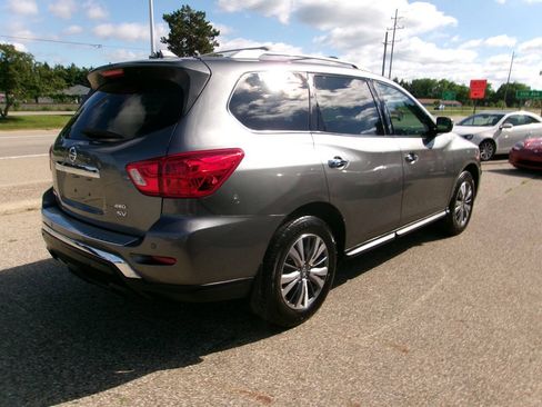 Used 2020 Nissan Pathfinder SV AWD/4WD image 3
