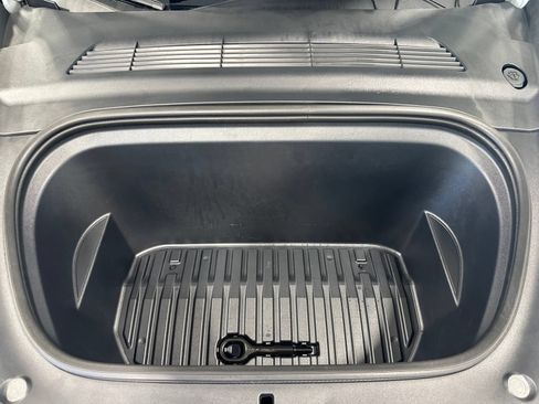 Used 2023 Tesla Model Y Long Range AWD/4WD image 49