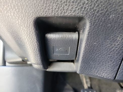 Used 2024 Toyota Camry SE image 29