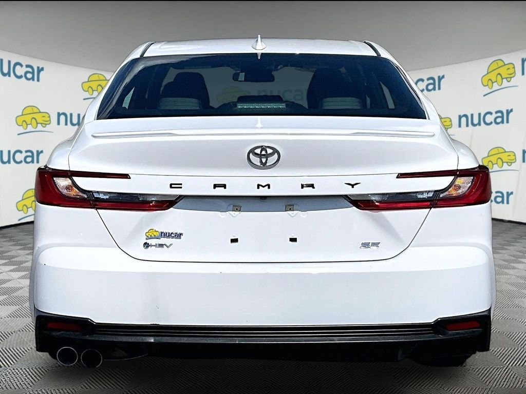 Used 2025 Toyota Camry SE FWD image 5