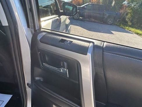 Used 2022 Toyota 4Runner SR5 Premium image 39