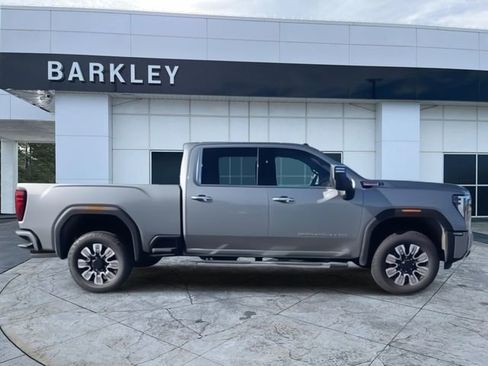 New 2026 GMC Sierra 3500 Denali w/ Denali Reserve Package image 8