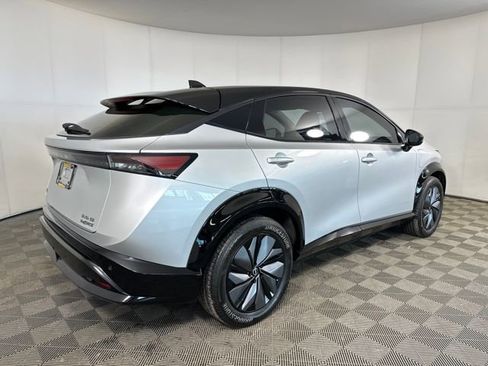 Used 2023 Nissan Ariya AWD image 3