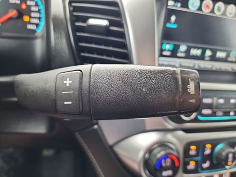 Used 2020 Chevrolet Suburban Premier w/ Premier Plus Edition image 29